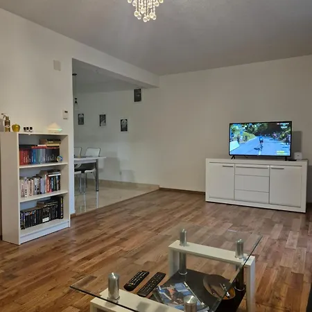 Spacious In Апартаменты Kljuc